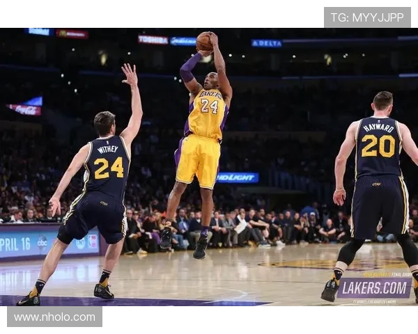 科比后期三分能力提升明显 拉开湖人外线空间贡献增大